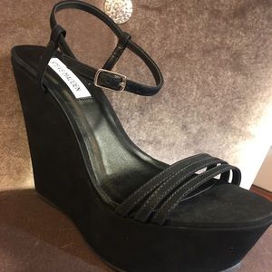 Steve Madden Mia strappy wedge in black